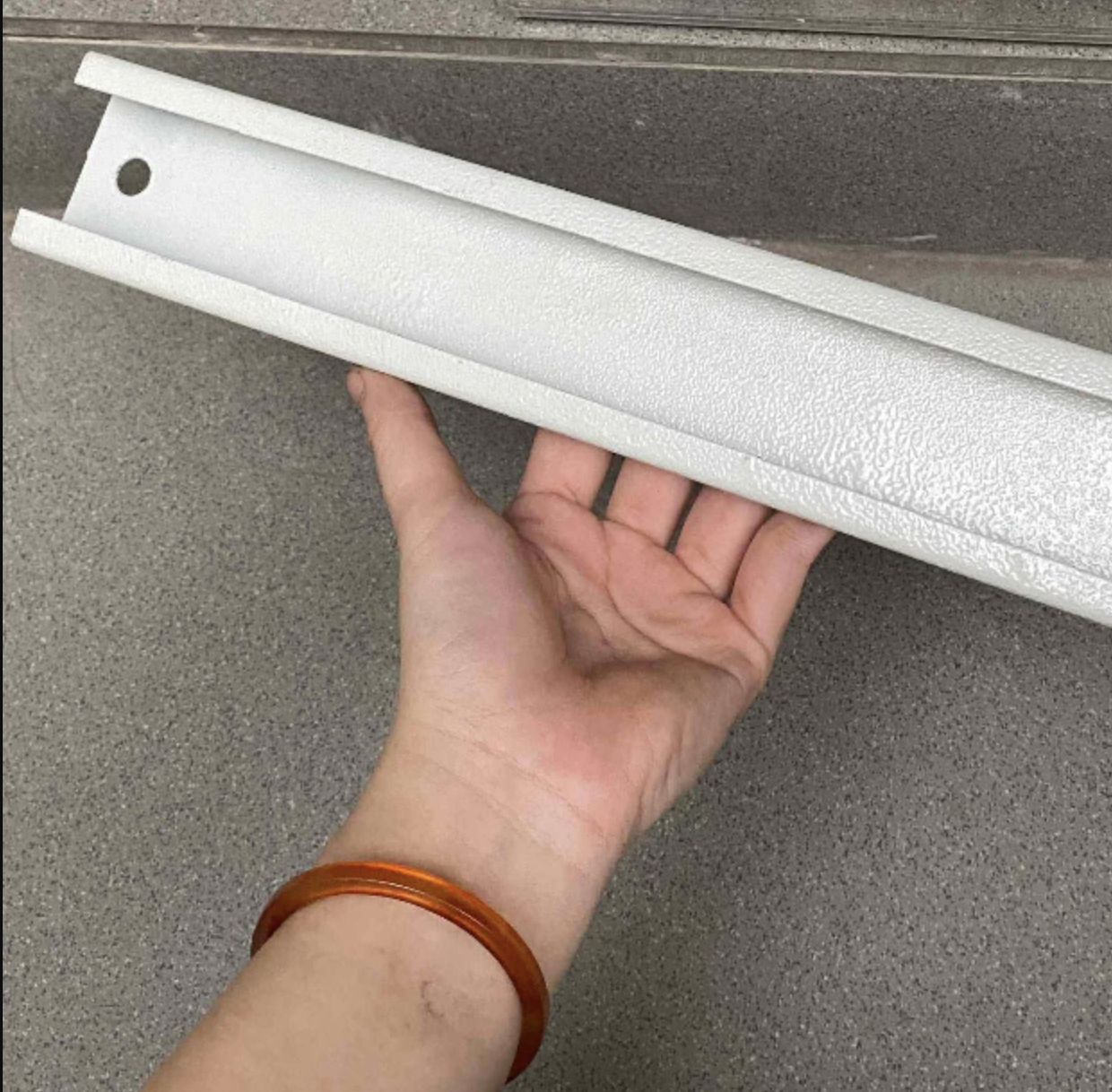 1 cây Sắt chữ U 35mm 