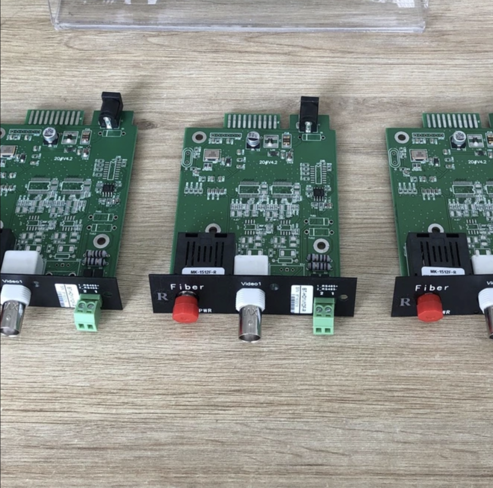 Bộ chuyển đổi video sang quang (con thu) (1Channel HD-TVI/CVI/AHD/Analog 4in1 Video to Fiber Transmitter and transmitt