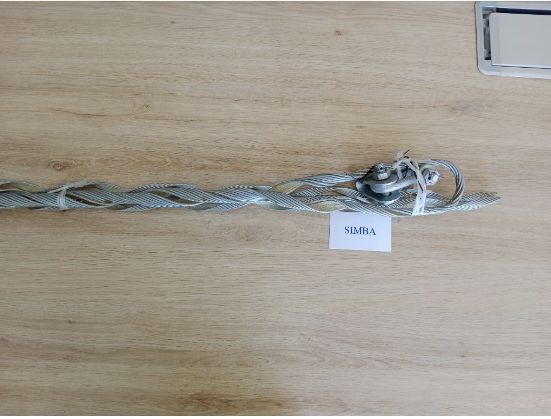 bo-neo-cap-quang-adss-khoang-vuot-250-300met-1-huong-tc-250