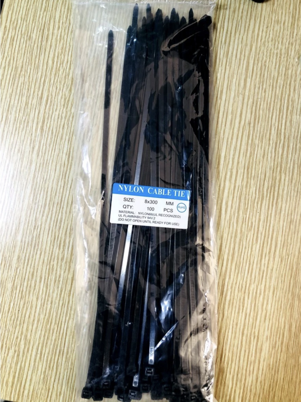 dây rút đen 8*300mm 1 gói 70 sợi  xuất xứ việt nam   dùng trong gia đình hoặc công trình điện   size 8mm * 300mm