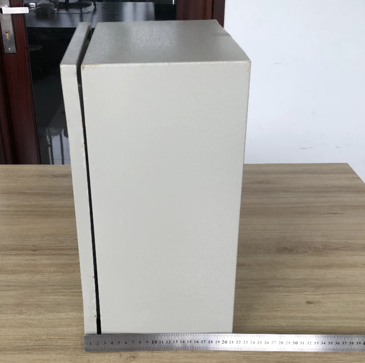 Vỏ tủ điện sắt 400x300x210